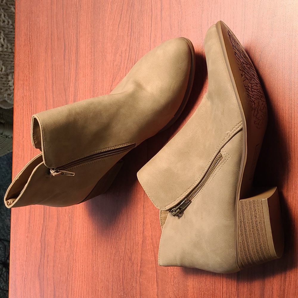 MASSINI Angie II Womens Size 9 Side Zipper classic tan Ankle Booties